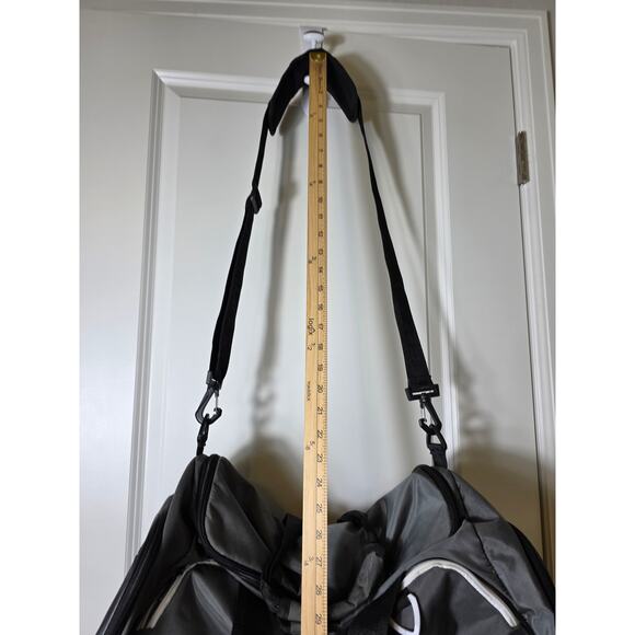 UNDER ARMOUR Storm Gray Duffle Gym Athletic Baseball Basketball Bag 20" - Picture 2 of 14